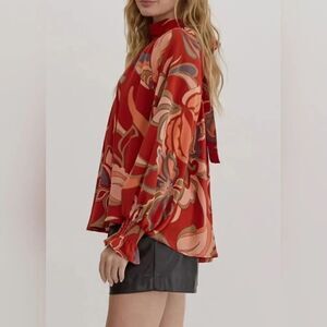 Entro bow back top